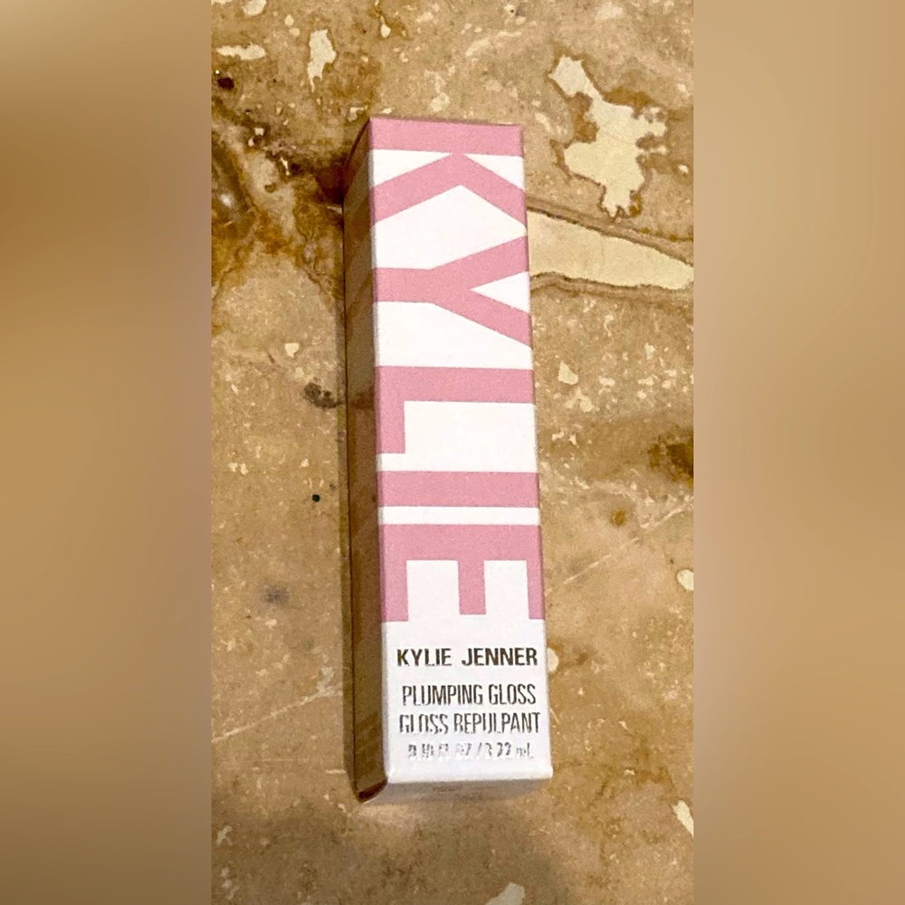 KYLIE COSMETICS- PLUMPING GLOSS “NOT YOUR BAE” #732